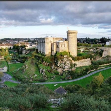 La Chambre Des Remparts Falaise  Bagian luar foto