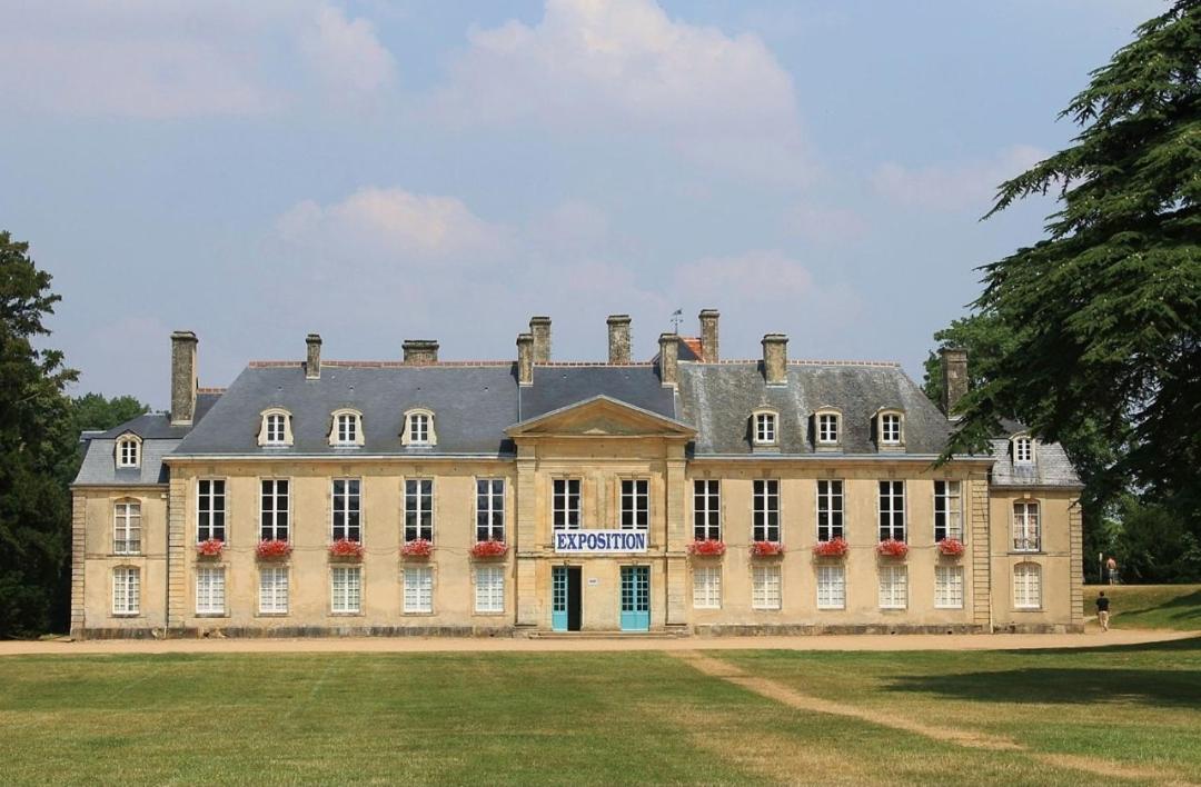 La Chambre Des Remparts Falaise  Bagian luar foto