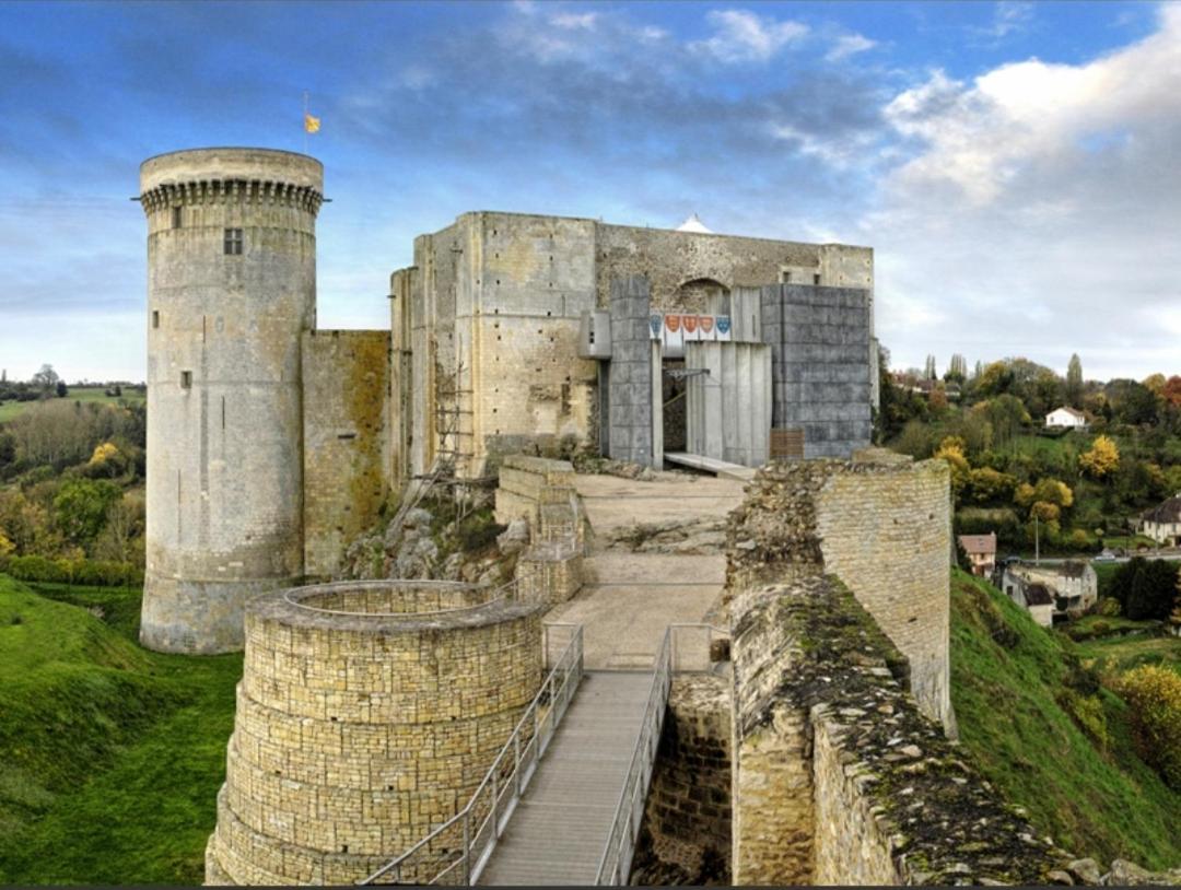 La Chambre Des Remparts Falaise  Bagian luar foto